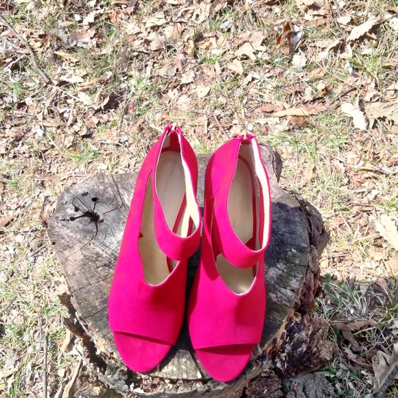 Adrienne Vittadini Shoes - Adrienne Vittadini Open Toed Pumps in size 8 1/2M
